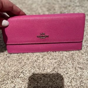 Leather fuschia coach wallet brand new no tags